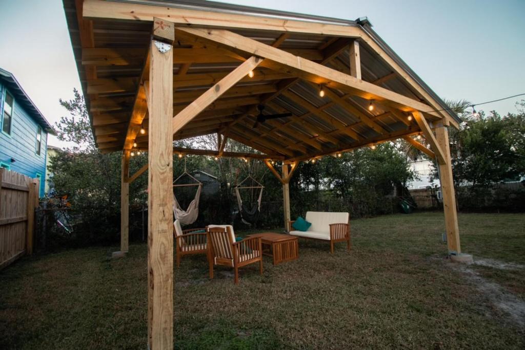 Seas The Day - 4 Blocks To The Beach, Restaurant, And Bar District - Great Deck And Outdoor Space!! Jacksonville Beach Εξωτερικό φωτογραφία